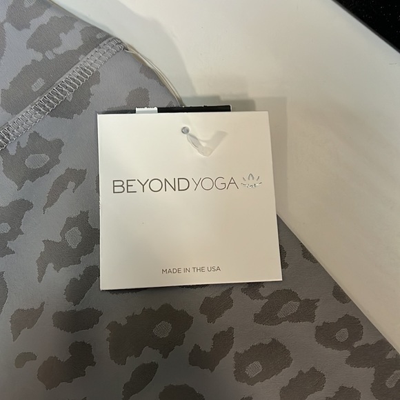 Beyond Yoga Leggings - Picture 2 of 3